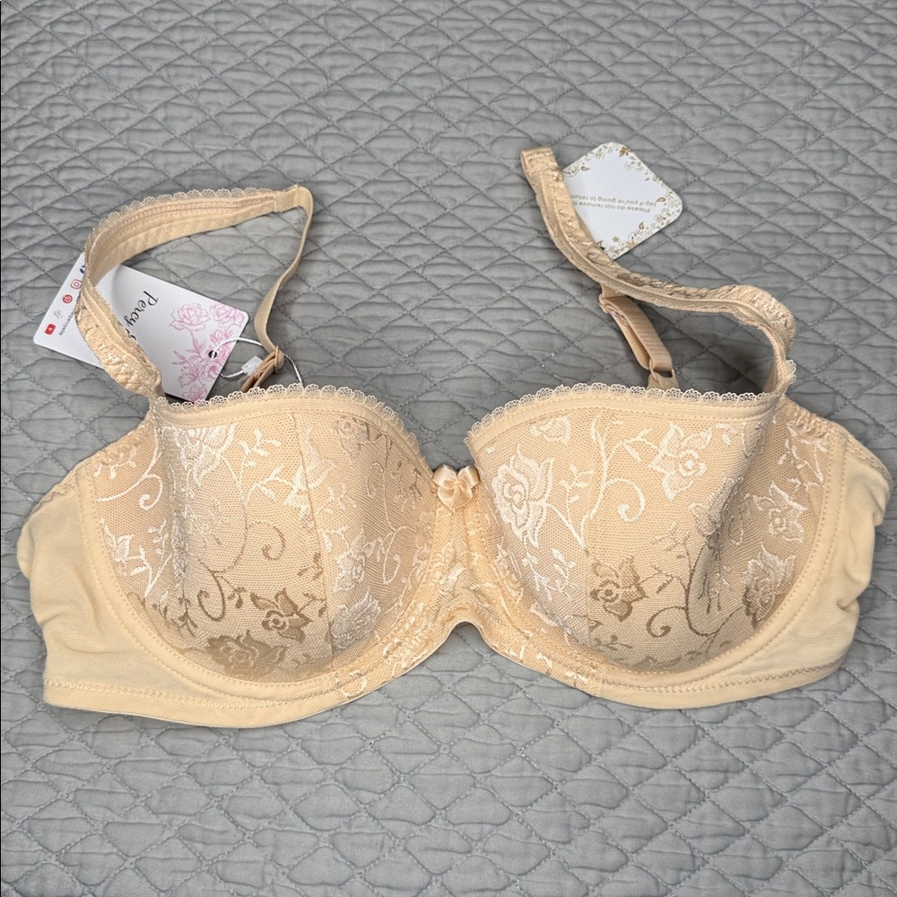 NWT Floral Lace Underwire Lift Up Comfort Women's Bra
